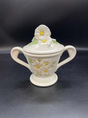 Vintage Metlox Sculptured Daisy Poppytrail Sugar Bowl with Lid